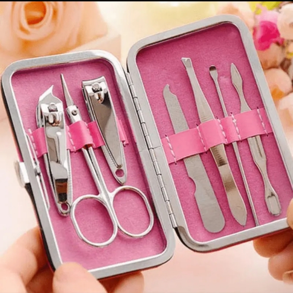 Hello Kitty 7pcs Manicure Pedicure Set, Carbon Steel Travel Case - Picture 6 of 6